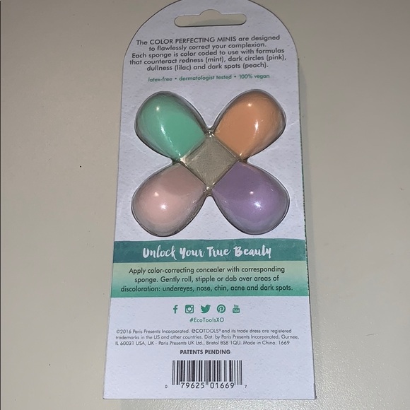 EcoTools Makeup Brushes and Sponges Bundle - Picture 3 of 7